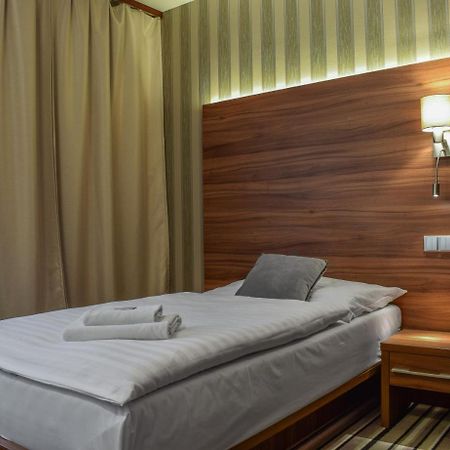 Hotel La Rosa Frýdek-Místek Dış mekan fotoğraf