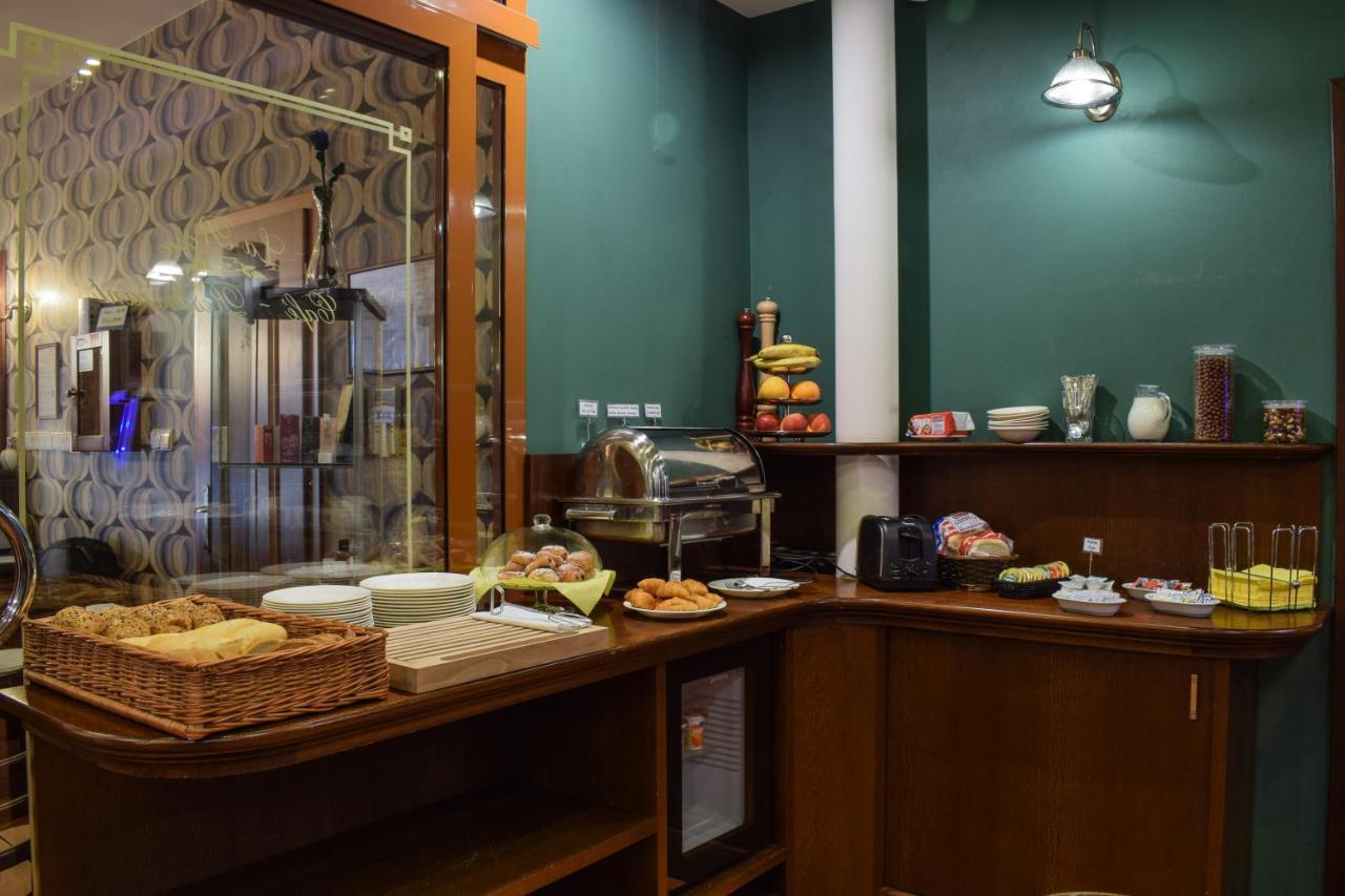 Hotel La Rosa Frýdek-Místek Dış mekan fotoğraf