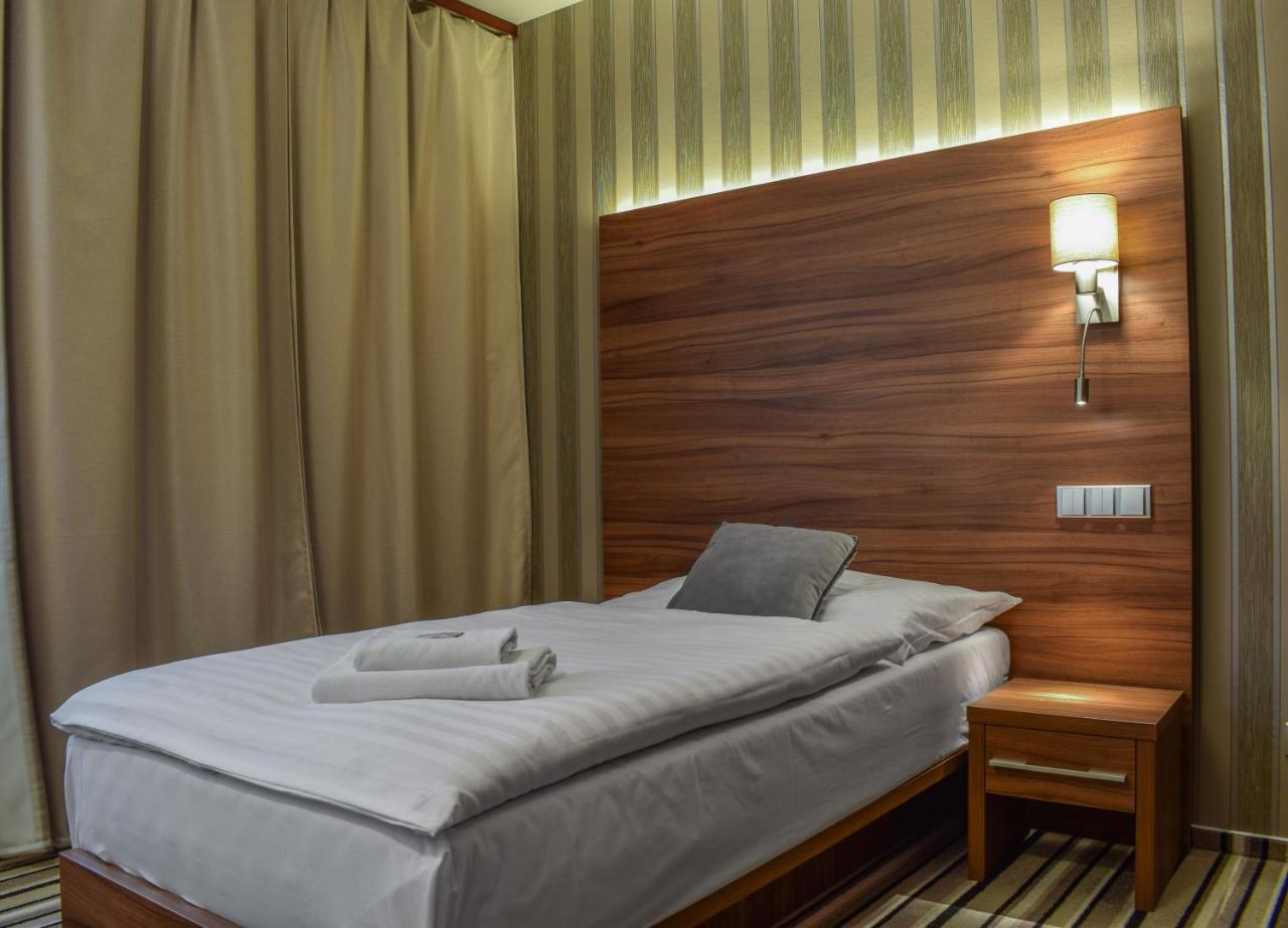 Hotel La Rosa Frýdek-Místek Dış mekan fotoğraf