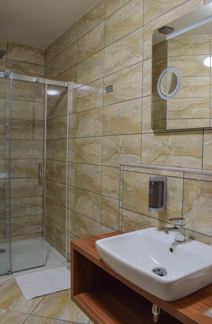 Hotel La Rosa Frýdek-Místek Dış mekan fotoğraf