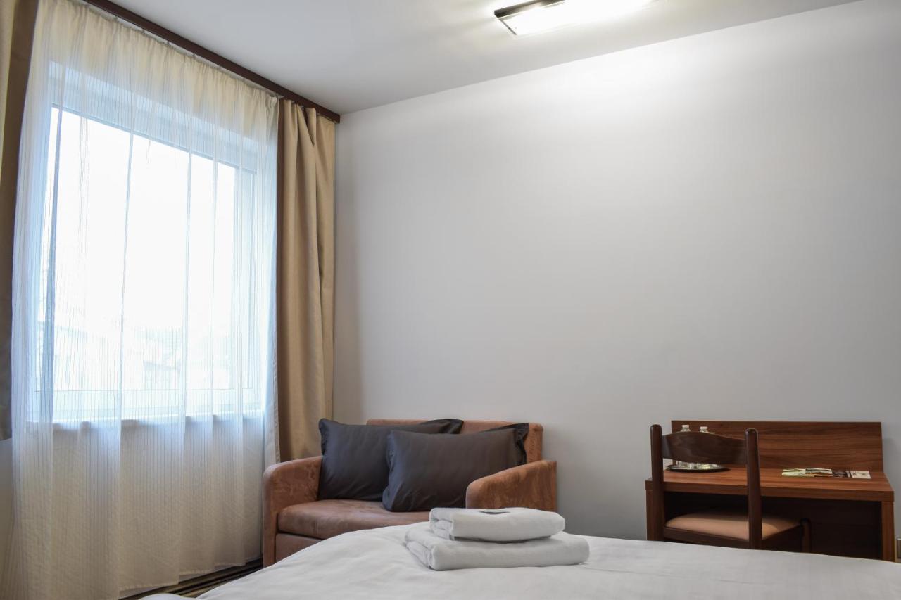 Hotel La Rosa Frýdek-Místek Dış mekan fotoğraf